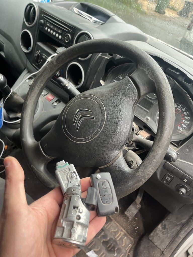 Citreon Berlingo ignition
Pegeout partner ignition